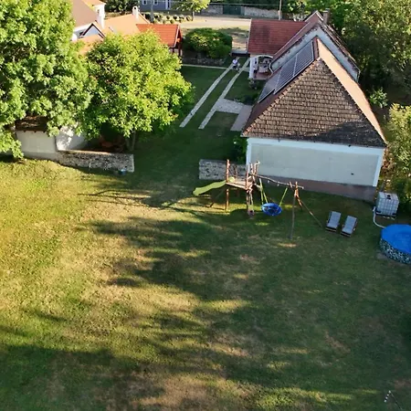 Falusi Vendeghaz, Rural Nagyvázsony