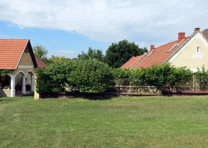 Falusi Vendeghaz, Rural * Nagyvázsony